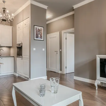 Apartment Rentplanet - Laciarska *